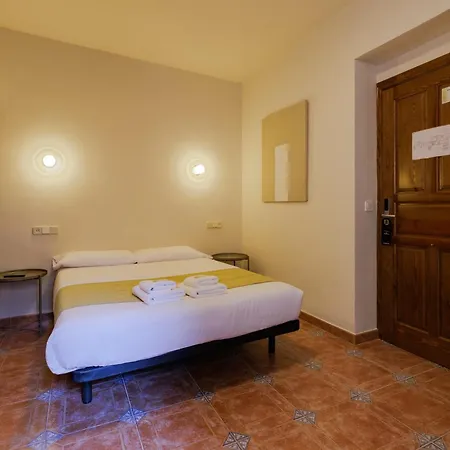 Bedmates Centro فندق Ávila