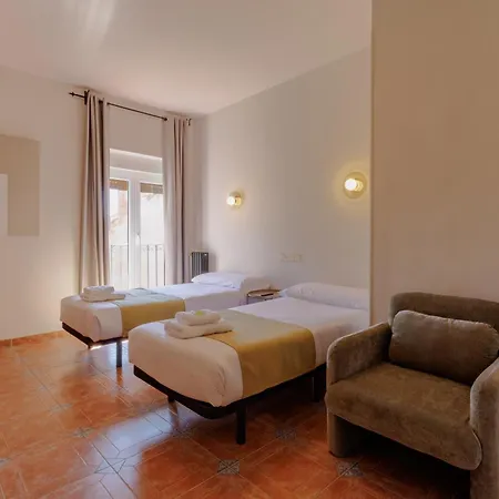Отель Bedmates Centro